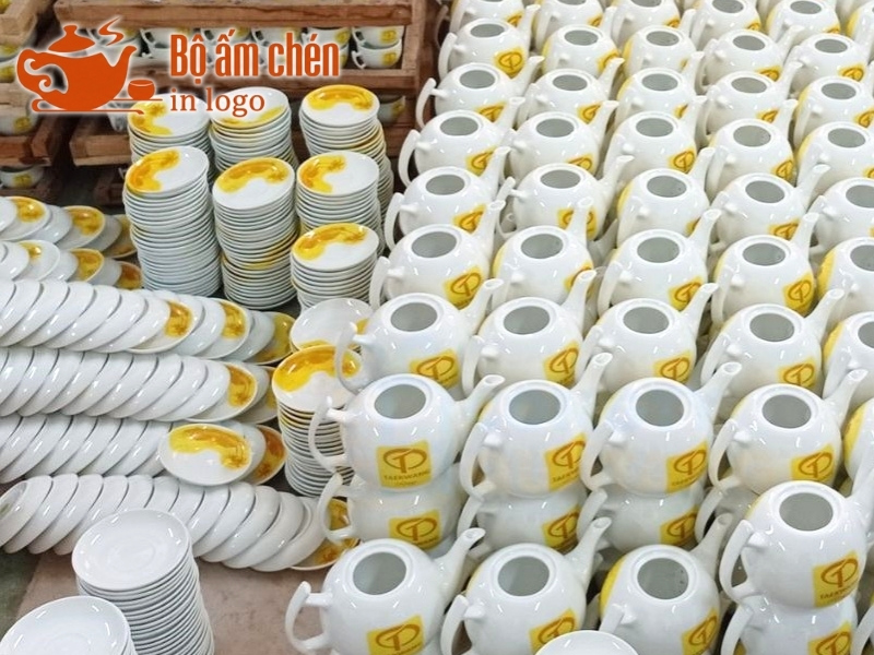 đơn hàng ấm chén in logo quà tặng doanh nghiệp số lượng lớn (10)