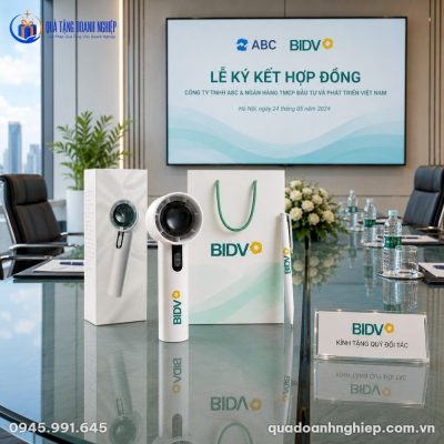 Bộ Giftset Quà Tặng Doanh Nghiệp In Logo Quạt Mini Cầm Tay & Bút Bi