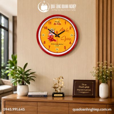 Đồng Hồ Treo Tường Vành Gỗ In Logo Quà Tặng Doanh Nghiệp