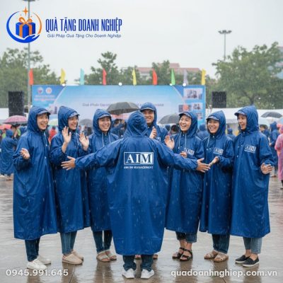 Áo Mưa Bít In Logo Vải Dù Vân Tổ Ong Màu Xanh Quà Tặng Doanh Nghiệp
