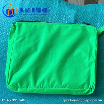 Áo Mưa Cánh Dơi In Logo Hunonic Kính Che Đèn Quà Tặng Doanh Nghiệp