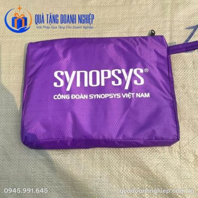Áo Mưa Cánh Dơi In Logo Vải Dù Vân Tổ Ong Màu Tím Quà Tặng Doanh Nghiệp