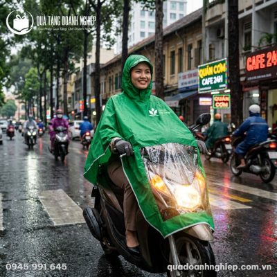 Áo Mưa Cánh Dơi Màu Xanh Lá In Logo Quà Tặng Doanh Nghiệp