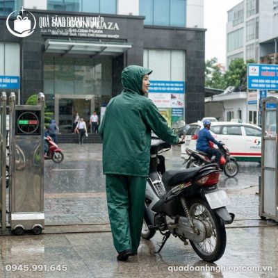 Áo Mưa Đồ Bộ Màu Xanh Lá In Logo Quà Tặng Doanh Nghiệp