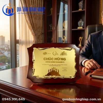 Bảng Vinh Danh Gỗ Đồng Bo Viền In Logo Quà Tặng Doanh Nghiệp