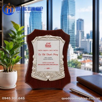 Bảng Vinh Danh Gỗ Đồng Mạ Bạc In Logo Quà Tặng Doanh Nghiệp