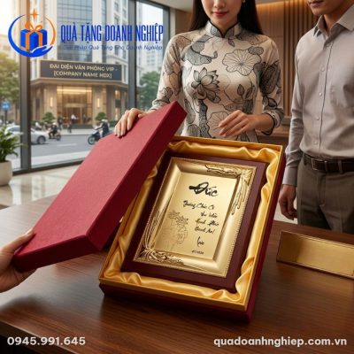 Bảng Vinh Danh Khung Gỗ In Logo Thư Pháp Tri Ân Quà Tặng Doanh Nghiệp