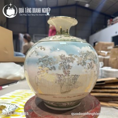 Bình Hút Lộc Sứ Men Kem Vẽ Vàng In Logo Kỷ Niệm 80 Năm Quà Tặng Doanh Nghiệp