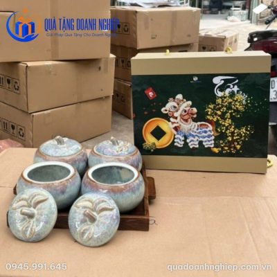 Bộ 4 Hũ Mứt Tết Gốm Sứ Men Hỏa Biến In Logo Quà Tặng Doanh Nghiệp