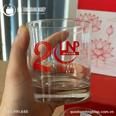 Bộ 6 Ly Thủy Tinh Dáng Lùn Quà Tặng Doanh Nghiệp In Logo Kỷ Niệm 20 Năm Thành Lập