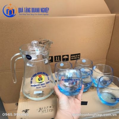 Bộ Bình 6 Cốc Thủy Tinh Đáy Xanh Quà Tặng Doanh Nghiệp In Logo