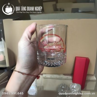 Bộ Bình Cốc Thủy Tinh Quà Tặng Doanh Nghiệp In Logo Kỷ Niệm 41 Năm Nhà Giáo Việt Nam