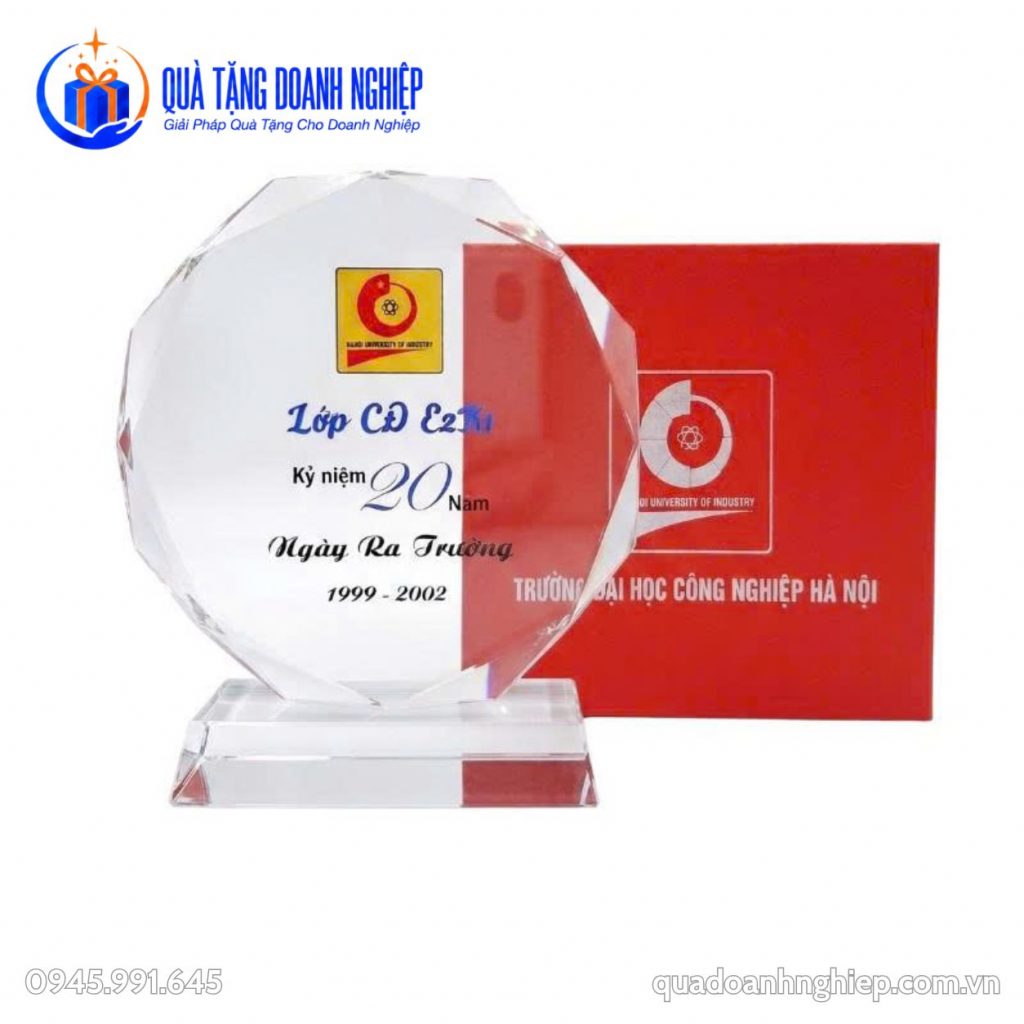 Kỷ Niệm Chương Pha Lê Tròn Vát Kim Cương In Logo Quà Tặng Doanh Nghiệp