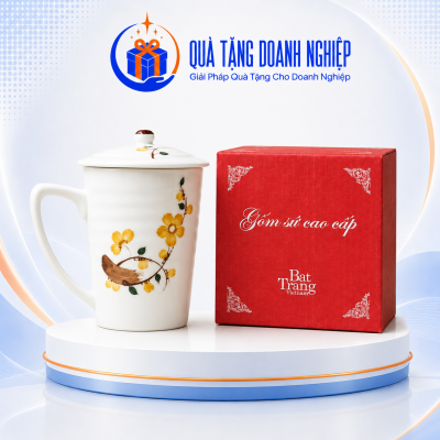 Cốc Sứ Bát Tràng Quai C Có Nắp In Logo Họa Tiết Hoa Mai CS – 08