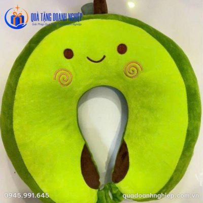 Cận cảnh bề mặt vải velboa siêu mịn và đường thêu biểu cảm quả bơ sắc nét