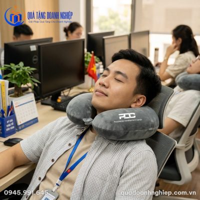 Gối Chữ U Màu Xám In Logo Quà Tặng Doanh Nghiệp