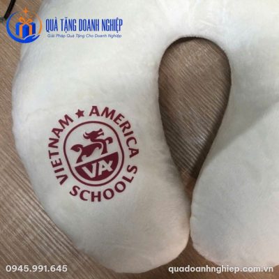 Gối Chữ U Vải Velboa Mềm Mại In Logo Quà Tặng Doanh Nghiệp