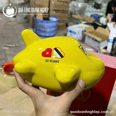 Heo Đất Dáng Máy Bay Màu Vàng In Quà Tặng Doanh Nghiệp