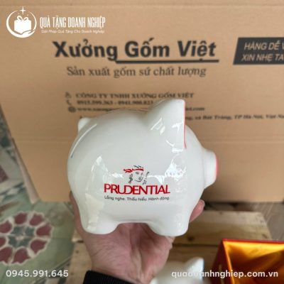 Heo Đất Gốm Sứ Bát Tràng In Logo prudential Quà Tặng Doanh Nghiệp