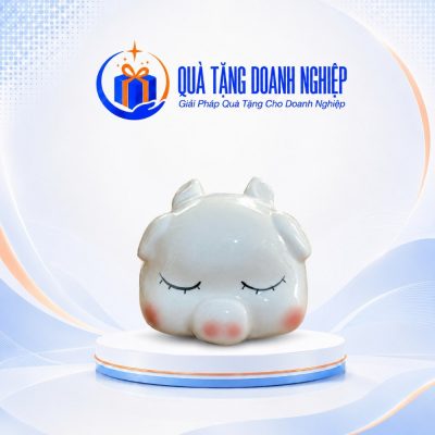 Heo Đất Tiết Kiệm Sứ Trắng Vẽ Mặt Ngủ Quà Tặng Doanh Nghiệp In Logo