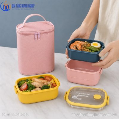 Người dùng dễ dàng xếp chồng các tầng hộp cơm màu sắc khác nhau vào túi giữ nhiệt