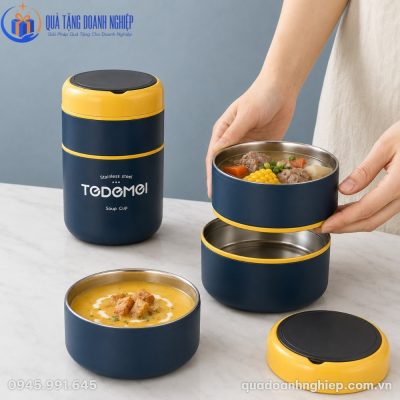 Thao tác lắp ghép các tầng inox của hộp cơm HC-05 dễ dàng và nhanh chóng