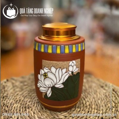 Hũ Đựng Trà Gốm Sứ Khắc Nổi Hoa Sen In Logo Quà Tặng Doanh Nghiệp