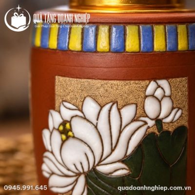 Hũ Đựng Trà Gốm Sứ Khắc Nổi Hoa Sen In Logo Quà Tặng Doanh Nghiệp