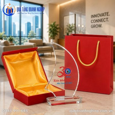 Kỷ Niệm Chương Pha Lê Cánh Buồm In Logo Quà Tặng Doanh Nghiệp