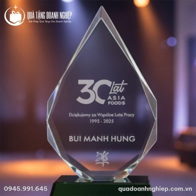 Kỷ Niệm Chương Pha Lê Giọt Nước In Logo Quà Tặng Doanh Nghiệp