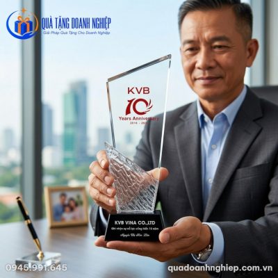 Kỷ Niệm Chương Pha Lê In Logo KVB 10 Năm Quà Tặng Doanh Nghiệp