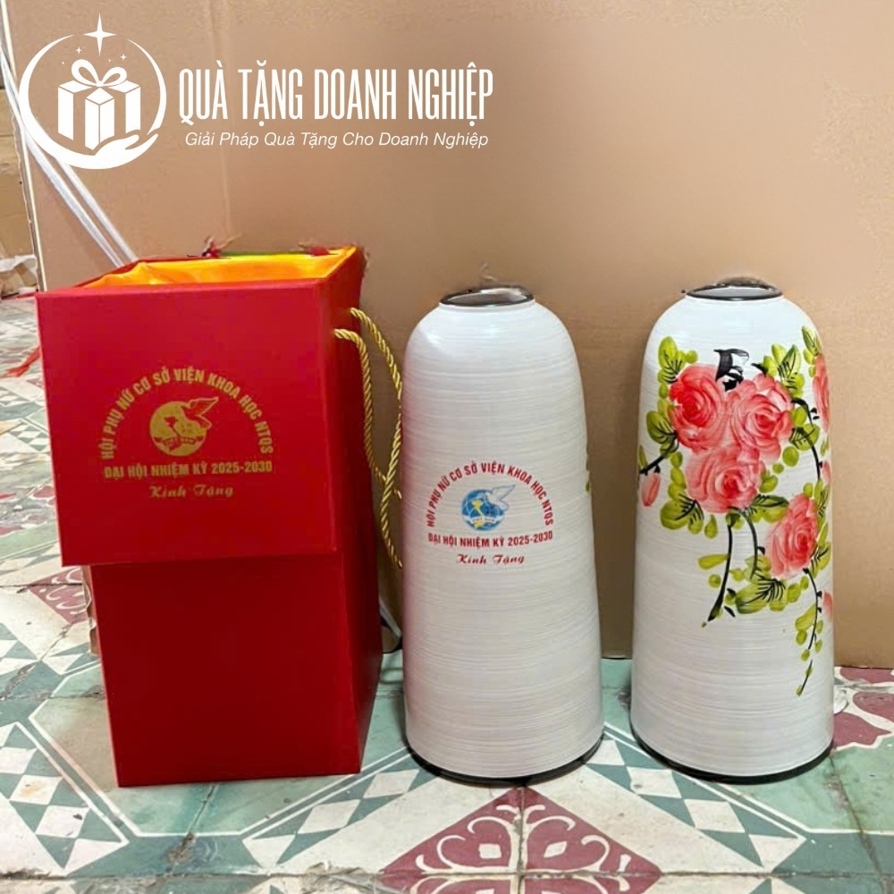 Lọ hoa gốm sứ in logo quà tặng