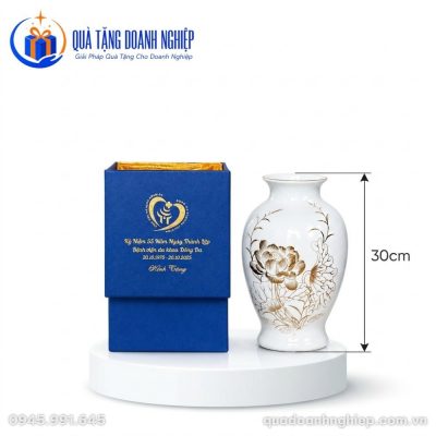 Lọ Hoa Gốm Sứ Trắng Họa Tiết Hoa Sen In Logo Quà Tặng Doanh Nghiệp