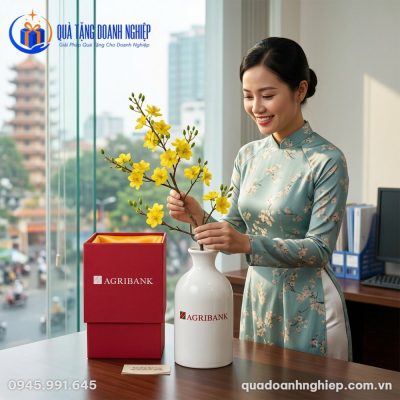 Lọ Hoa Sứ Dáng Tỳ Bà In Logo Agribank Quà Tặng Doanh Nghiệp