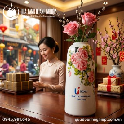 Lọ Hoa Sứ Vẽ Tay Hoa Hồng In Logo Quà Tặng Doanh Nghiệp