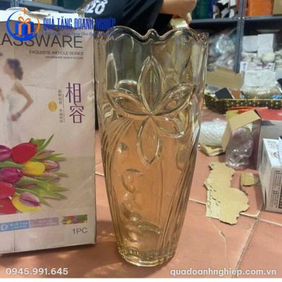 Lọ Hoa Thủy Tinh Hổ Phách Khắc Nổi Quà Tặng Doanh Nghiệp In Logo