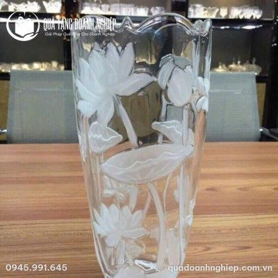 Lọ Hoa Thủy Tinh Khắc Nổi Hoa Sen Quà Tặng Doanh Nghiệp In Logo