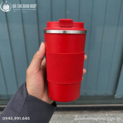 Thân ly giữ nhiệt LGNQT-09 bọc silicone chống trượt cầm nắm chắc chắn trên tay người dùng