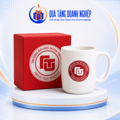 Cốc sứ trắng Bát Tràng in logo đại học ngoại thương dáng trụ quai C CS-01
