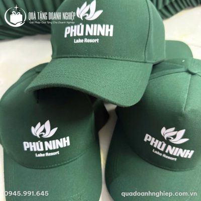 Mũ Thêu logo Phú Ninh Lake Resort Màu Xanh Lá Quà tặng Doanh Nghiệp
