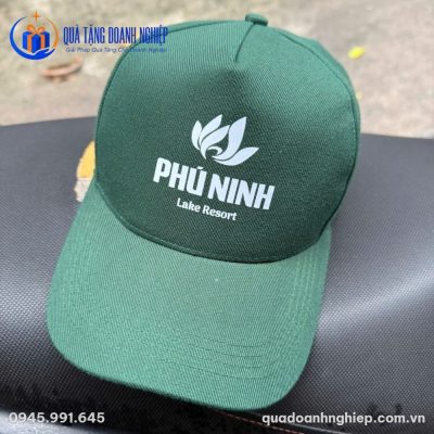 Mũ Thêu logo Phú Ninh Lake Resort Màu Xanh Lá Quà tặng Doanh Nghiệp