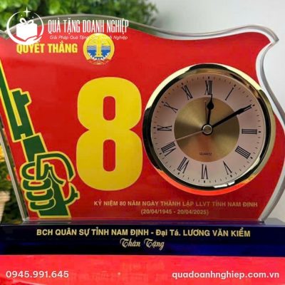 Đồng Hồ Để Bàn Pha Lê In Logo Kỷ Niệm Ngày Thành Lập Quà Tặng Doanh Nghiệp