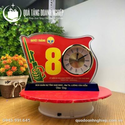 Đồng Hồ Để Bàn Pha Lê In Logo Kỷ Niệm Ngày Thành Lập Quà Tặng Doanh Nghiệp
