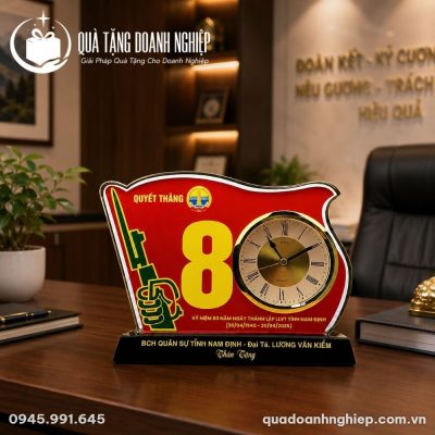 Đồng Hồ Để Bàn Pha Lê In Logo Kỷ Niệm Ngày Thành Lập Quà Tặng Doanh Nghiệp