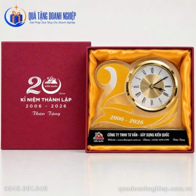 Đồng Hồ Để Bàn Pha Lê Kỷ Niệm 20 Năm In Logo Quà Tặng Doanh Nghiệp