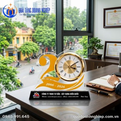 Đồng Hồ Để Bàn Pha Lê Kỷ Niệm 20 Năm In Logo Quà Tặng Doanh Nghiệp