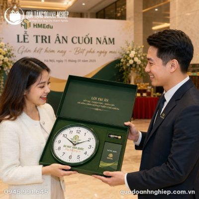 Đồng Hồ Treo Tường Xanh Lá In Logo Quà Tặng Doanh Nghiệp
