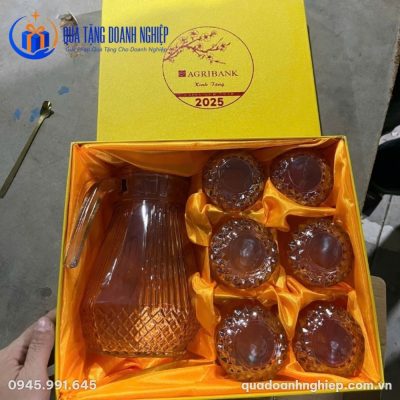 Bộ Bình Cốc Thủy Tinh Hổ Phách Quà Tặng Doanh Nghiệp In Logo Agribank