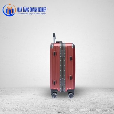 Vali Nhựa Khung Nhôm Màu Đỏ Quà Tặng Doanh Nghiệp In Logo