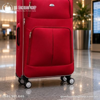Vali Vải Polyester Đỏ Cherry In Logo Quà Tặng Doanh Nghiệp